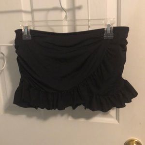 Kenneth cole black retro ruffle swim skirt sz M